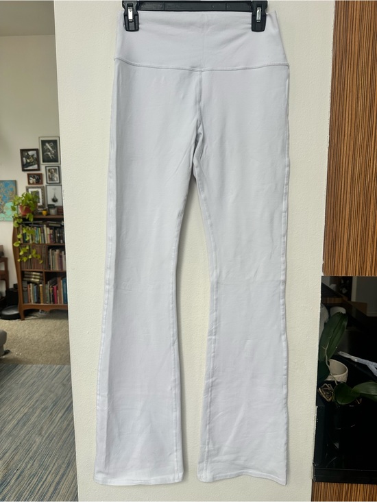 ALO Yoga Pants - ALO White Flare Yoga Pants - Medium